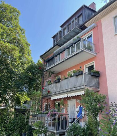 Leben in Bestlage: Ruhig, direkt neben Stadtgarten und Altstadt!, 79098 Freiburg im Breisgau, Etagenwohnung