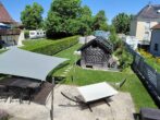 Vielseitiges Zweifamilienhaus mit Pool, separater Wohneinheit und großzügigem Grundstück - Gartenbereich
