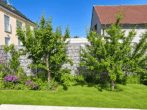 Vielseitiges Zweifamilienhaus mit Pool, separater Wohneinheit und großzügigem Grundstück - Obstgarten